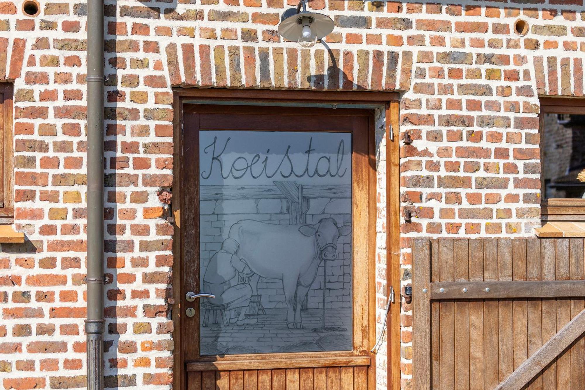 Holiday Home 'T Hof Der Witte Damen Veurne Room photo